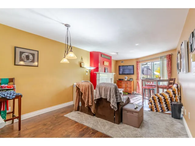 318 15110 108 AVENUE, Surrey, British Columbia V3R0T6