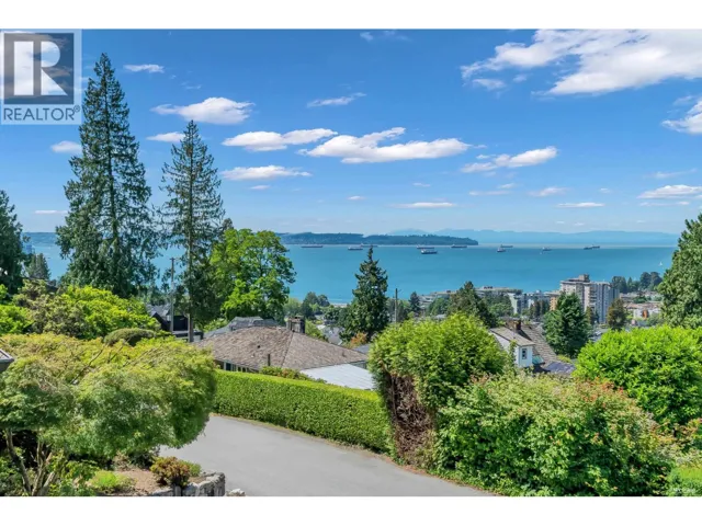 870 LEYLAND STREET, West Vancouver, British Columbia V7T2L4