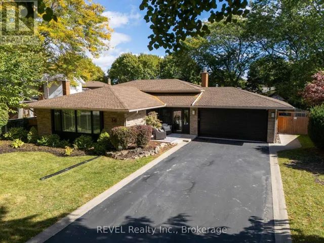 34 ROYAL YORK ROAD, St. Catharines (Lakeshore), Ontario L2N2N6