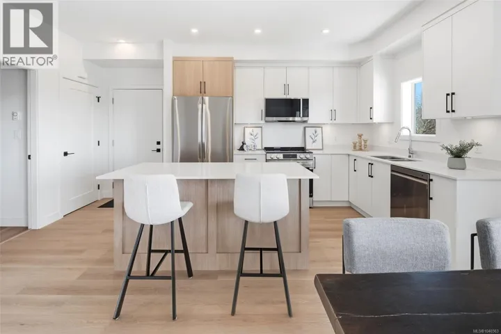 201 7053 Central Saanich Rd, Central Saanich, British Columbia V8M1Y3