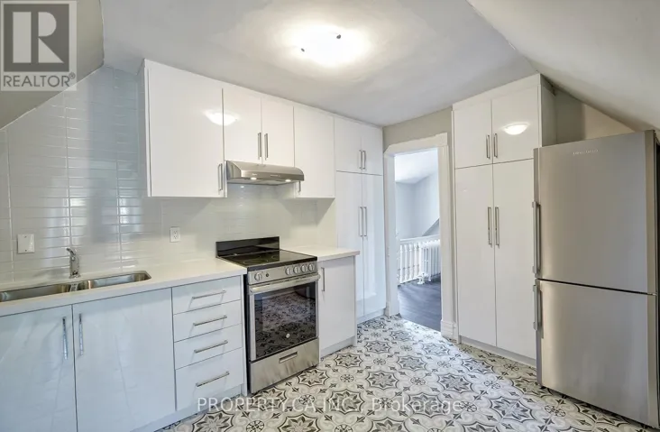 UPPER - 345 GLADSTONE AVENUE, Toronto (Dufferin Grove), Ontario M6H3H5