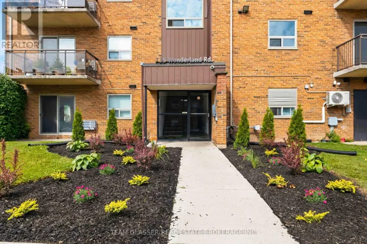 302 - 735 WONDERLAND ROAD S, London South (South M), Ontario N6K1M1