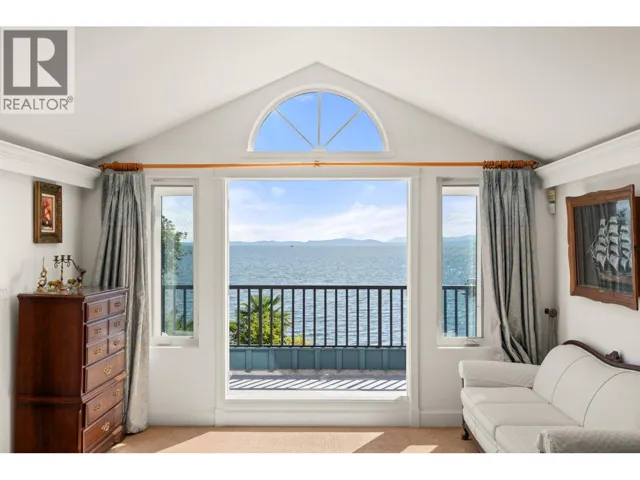 882 TSAWWASSEN BEACH ROAD, Tsawwassen, British Columbia V4M2J3