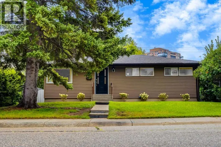 30 Hutton Place SW, Calgary, Alberta T2V3B6