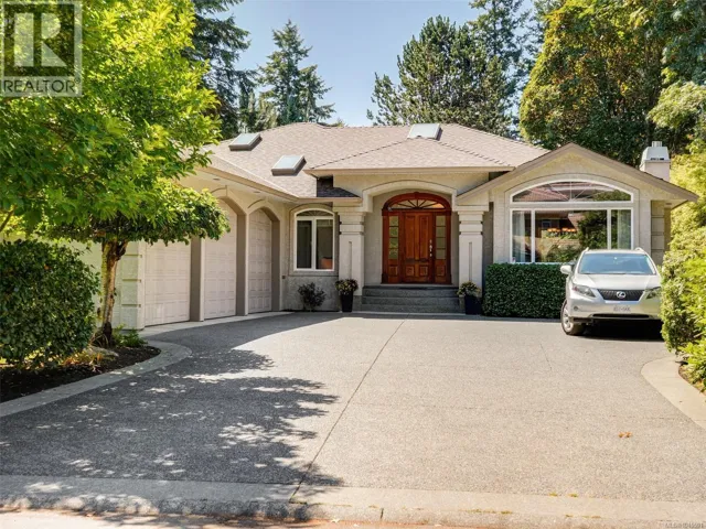 2265 Sage Lane, Saanich, British Columbia V8N6L6