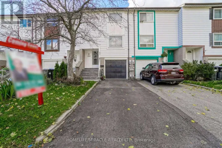 30 HOSKINS SQUARE, Brampton (Central Park), Ontario L6S2N6