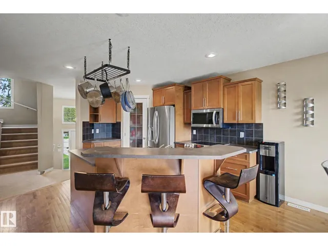 9935 155 ST NW, Edmonton, Alberta T5P2L3