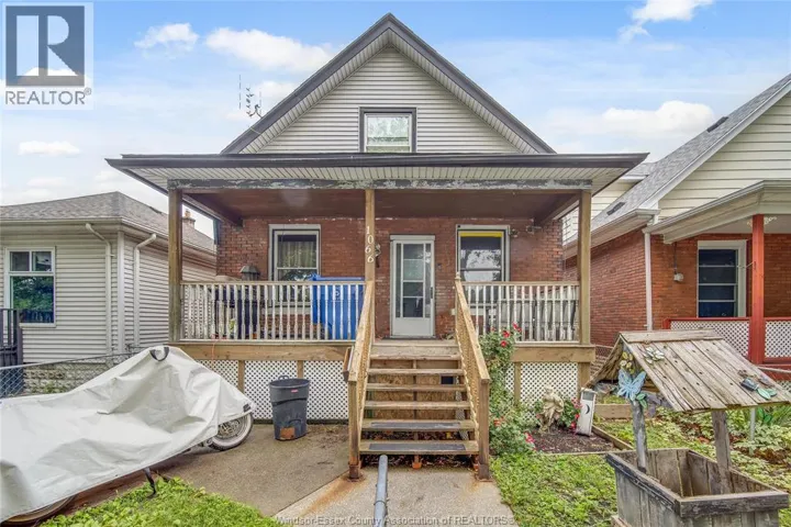 1066 HICKORY, Windsor, Ontario N8Y3S1