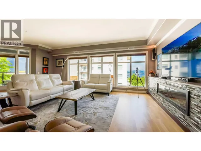 160 Harbourfront Drive Unit# 302, Salmon Arm, British Columbia V1E3M3