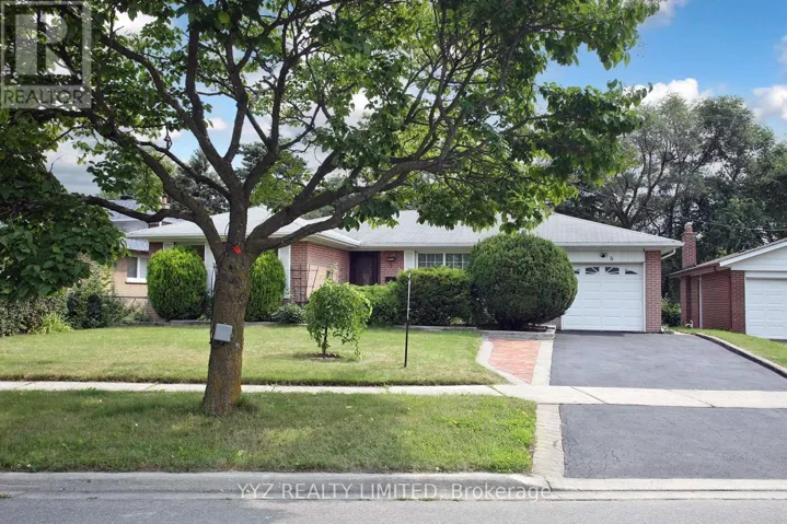 8 SNOWCREST AVENUE, Toronto (Bayview Woods-Steeles), Ontario M2K2K6