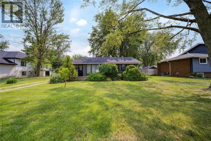 350 BOUFFARD, LaSalle, Ontario N9J1G2