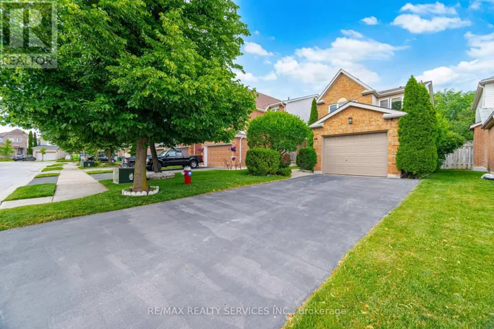 38 FURROWS END, Brampton (Heart Lake West), Ontario L6Z4S5