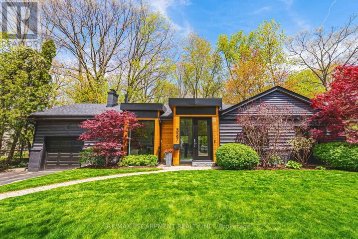 327 GOODRAM DRIVE, Burlington (Shoreacres), Ontario L7L2J9