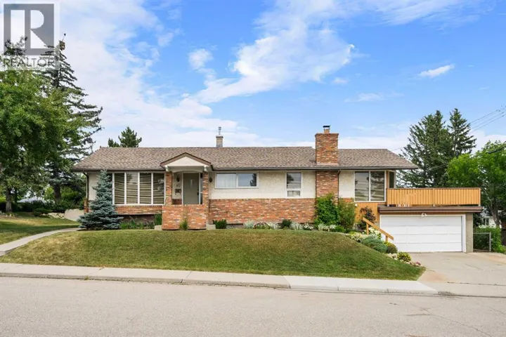 40 Thornlee Crescent NW, Calgary, Alberta T2K2W3