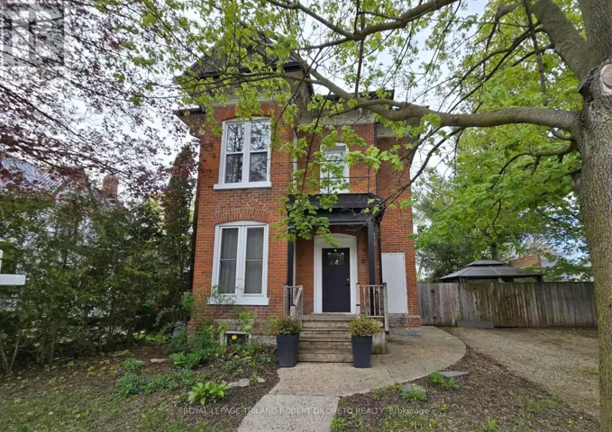 11 MAPLE STREET W, Aylmer, Ontario N5H1B8