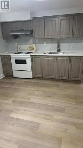 6 KITSON DRIVE, Toronto (Cliffcrest), Ontario M1M3C8
