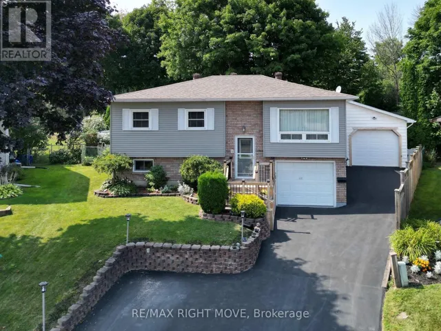 8 GAUDAUR COURT, Orillia, Ontario L3V7B4