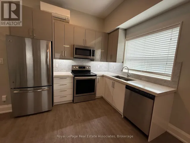 3 - 2548 EGLINTON AVENUE W, Toronto (Keelesdale-Eglinton West), Ontario M6M1T1