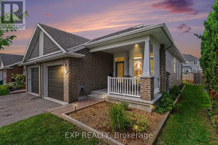 279 BRAMBLING WAY, Ottawa, Ontario K2J0T5