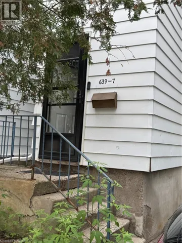 639 ALBERT Street Unit# 7, Waterloo, Ontario N2L3V5