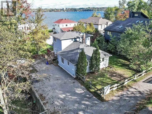 40 BRENNAN AVENUE, Barrie (South Shore), Ontario L4N3X3