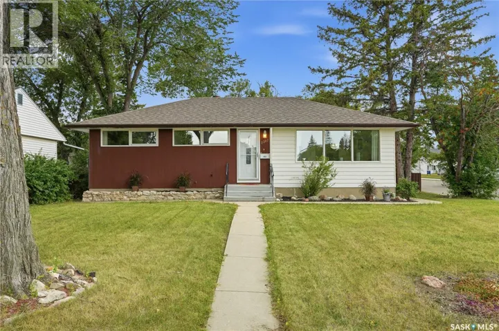 2302 Hanover AVENUE, Saskatoon, Saskatchewan S7J1E6