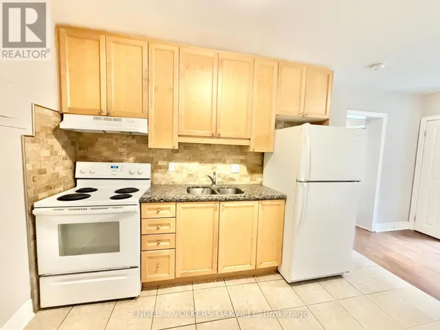 112 - 15 THIRTY THIRD STREET, Toronto (Long Branch), Ontario M8W3G7