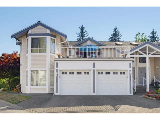 211 9072 FLEETWOOD WAY, Surrey, British Columbia V3R0M6
