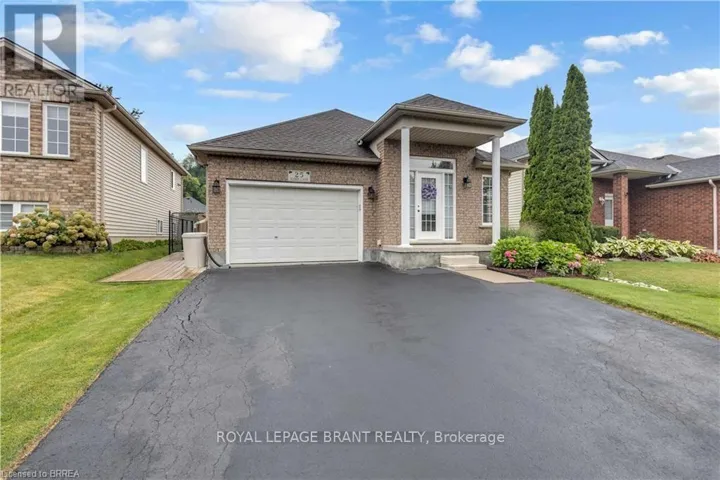 25 SUDDS LANE, Brantford, Ontario N3T6M5