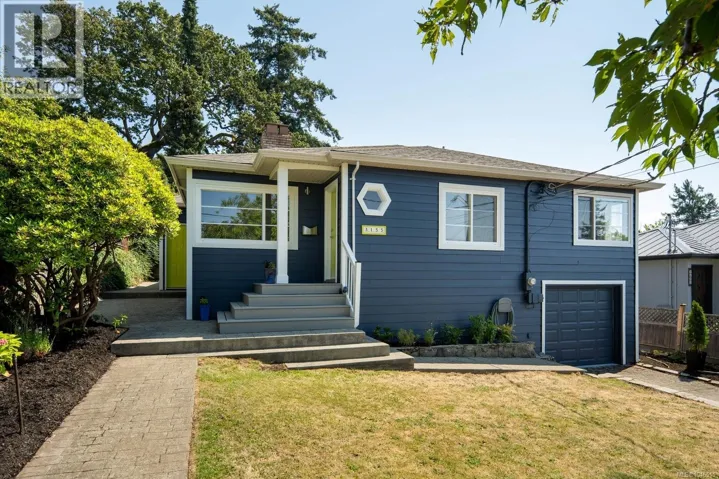 3155 Mars St, Victoria, British Columbia V8X1B9