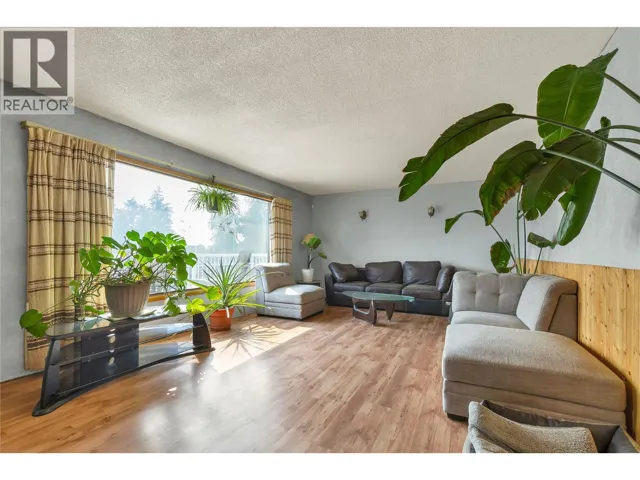 9271 Glenmore Road, Winfield, British Columbia V4V1M8