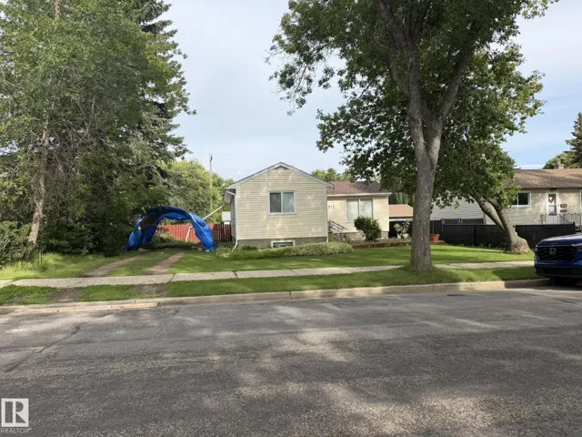 11913 39 ST NW, Edmonton, Alberta T5W2J6