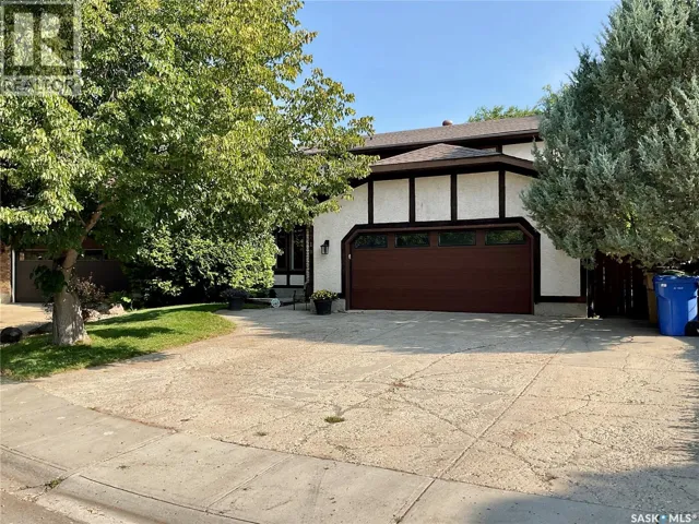 2210 Hanover CRESCENT E, Regina, Saskatchewan S4V0Z6