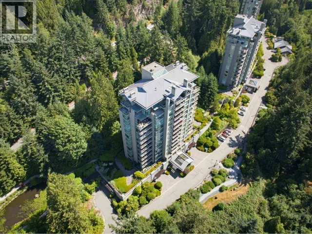 402 3355 CYPRESS PLACE, West Vancouver, British Columbia V7S3J9