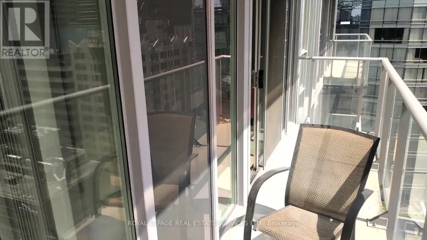 1609 - 126 SIMCOE STREET, Toronto (Waterfront Communities), Ontario M5H4E6