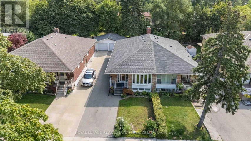 102 WARESIDE ROAD, Toronto (Etobicoke West Mall), Ontario M9C3B6