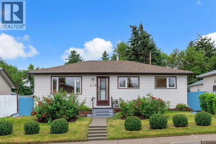 219 Tache Avenue NW, Calgary, Alberta T2K3R6