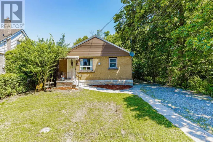 16 AINSLIE AVENUE, Hamilton (Ainslie Wood), Ontario L8S2J3