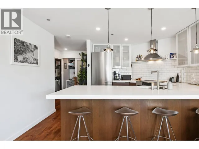 105 953 W 8TH AVENUE, Vancouver, British Columbia V5Z1E4