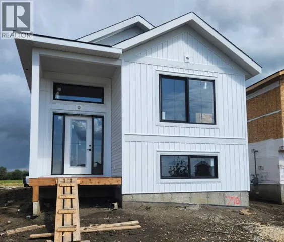 8646 Copperwood Road, Grande Prairie, Alberta T8X0X8