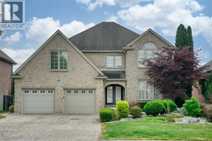 937 PAVAN, Windsor, Ontario N9G2X5