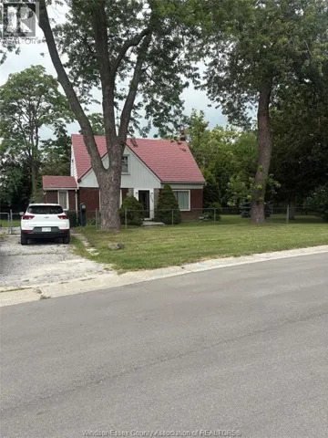 2539 ST PATRICKS, Windsor, Ontario N9E3G5