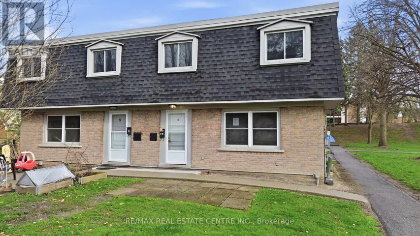 10 - 76 BORDEN PARKWAY, Kitchener, Ontario N2M3T4