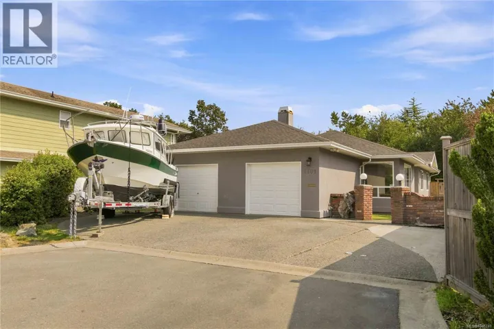 1101 Berkeley Pl, Saanich, British Columbia V8X2G2