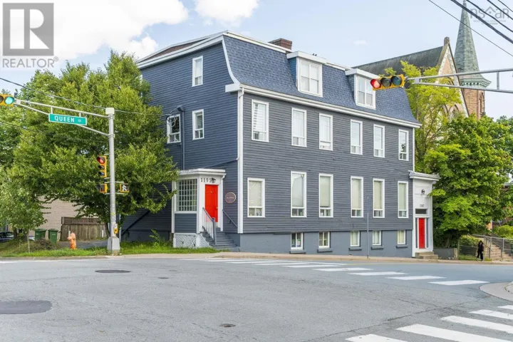 2 1187 Queen Street, Halifax Peninsula, Nova Scotia B3H2S4