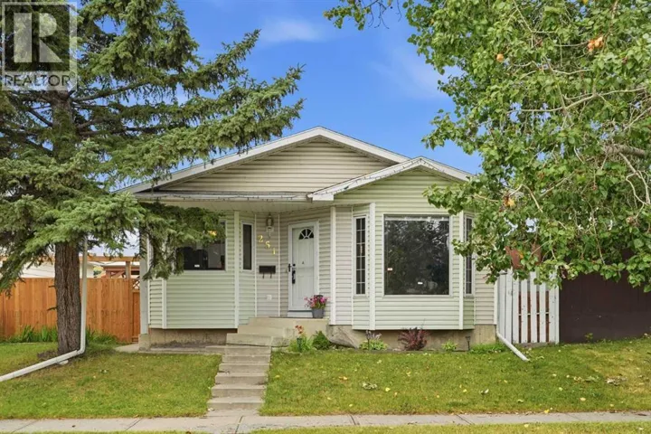 251 Erin Woods Drive SE, Calgary, Alberta T2Z2V8