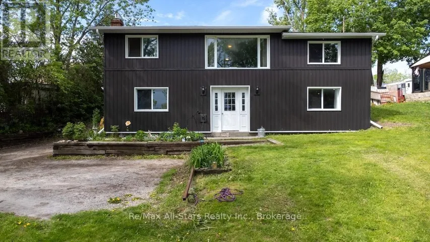 9 RIVERSIDE DRIVE, Kawartha Lakes (Lindsay), Ontario K9V0H6