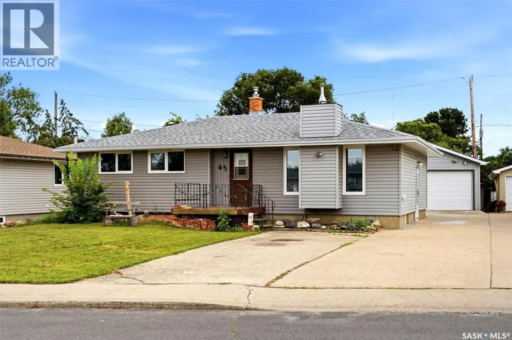 65 McCaul CRESCENT, Regina, Saskatchewan S4R3X3