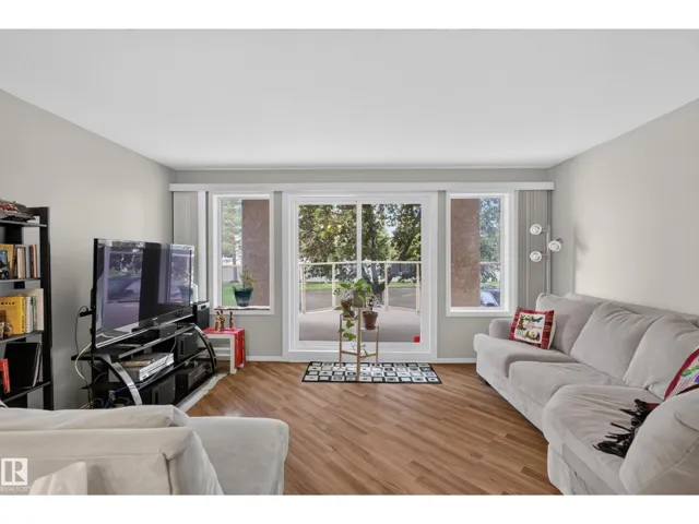 #105 10421 42 AV NW, Edmonton, Alberta T6A7C8