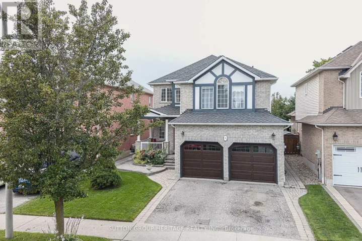 4 DIVINE DRIVE, Whitby (Rolling Acres), Ontario L1R2T4